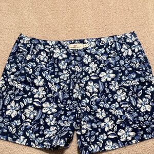 Vineyard Vines Navy and White Floral Pull-On Shorts